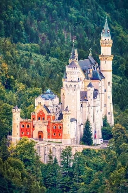 Private driver: Munich to Neuschwanstein Castle - Optimal Comfort with Private Transport and Pick-up Convenience