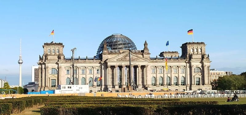Private E-Bike Tour Berlin Highlights Tailor Made up to 10 - Meeting Point and Accessibility at Rosenthaler Platz