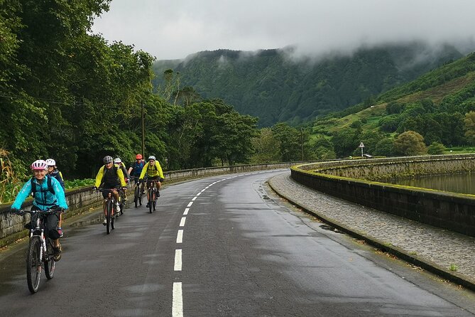 Private E-Bike Tour on Sete Cidades Volcano's Rim with Lake View - Guides and Personalization of the Tour