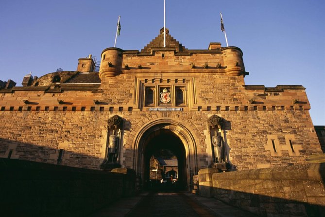 Private Edinburgh Castle Tour - Exploring Edinburgh Castles Battlements