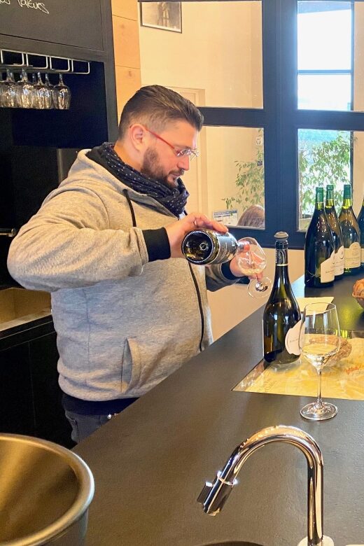 Private Exquisite Red & White Burgundy Wines Trip from Paris - Starting the Day with a Visit to Chablis’s Renowned Domaines