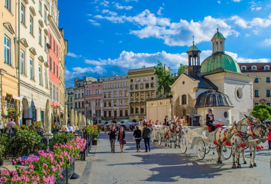 Private Family Tour of Krakow Old Town with Cruise Tickets - Starting at Krakow’s Medieval Barbakan and Royal Route