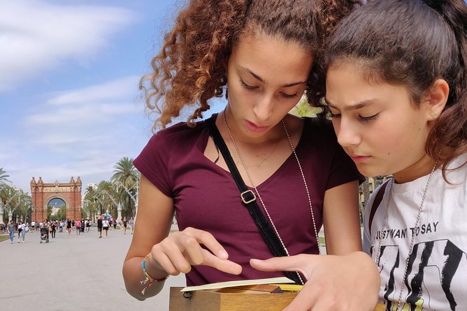 Private Family Treasure Hunt | Guided, fun & 100% Offline | Xventura Barcelona - The Narrative of the Jewelry Theft