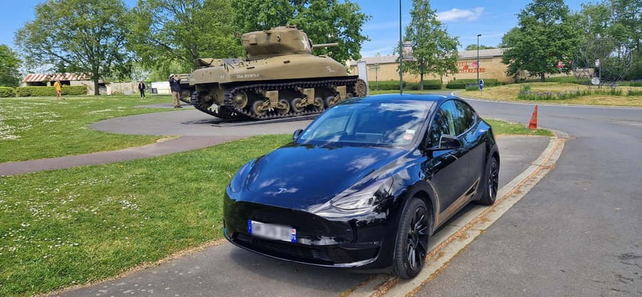 Private Full-Day Excursion to the D-Day Landing Beaches - Walking Omaha Beach: A Symbol of Courage
