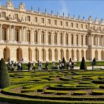 Private Full Day Paris trip including Louvre and Versailles with Pickup - Starting the Day with the Eiffel Tower Photo Stop