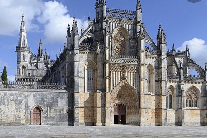 Private Full Day Tour of Óbidos, Nazaré and Batalha - Climbing the Walls and Enjoying Scenic Views in Óbidos