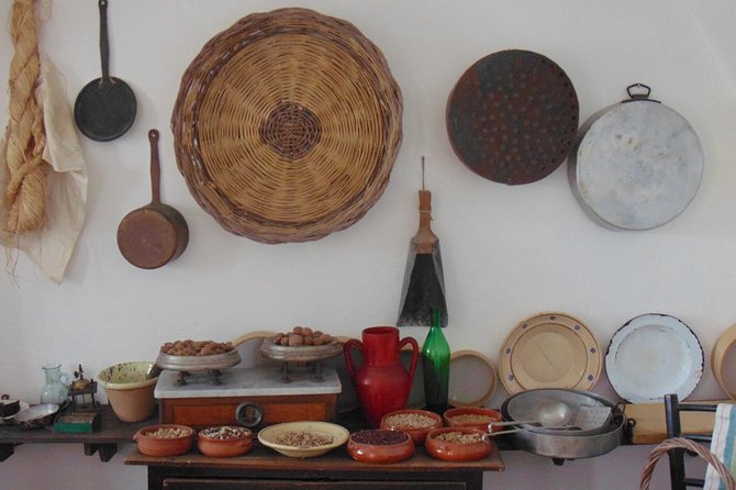 Private guided tour in Alberobello with free tasting: discovering the trulli - Inside the Trullo Sovrano House-Museum