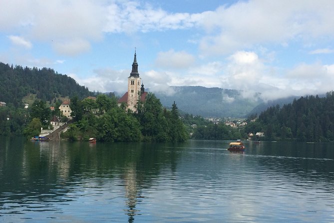 Private Guided Tour of Ljubljana and Lake Bled from Zagreb - Discovering Ljubljana’s Scenic Streets and Architectural Charm