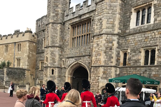 Private Guided Tour of Windsor Castle PLUS and History - Exploring Windsor Town’s Charm