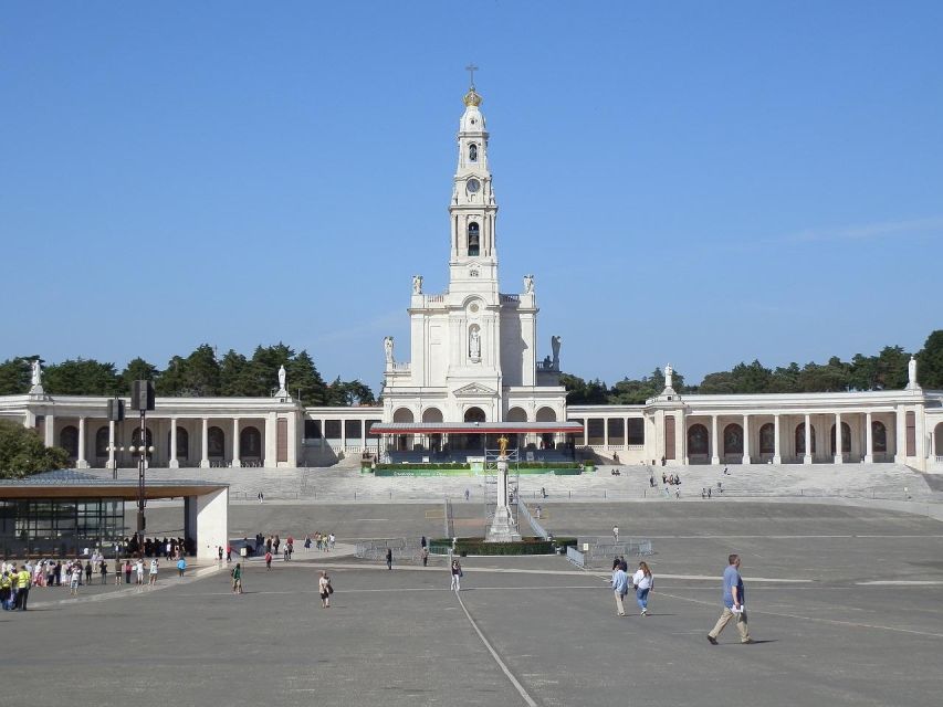 Private Half Day Tour in Fatima Sanctuary - Visiting the Valinhos Sanctuary for Reflection