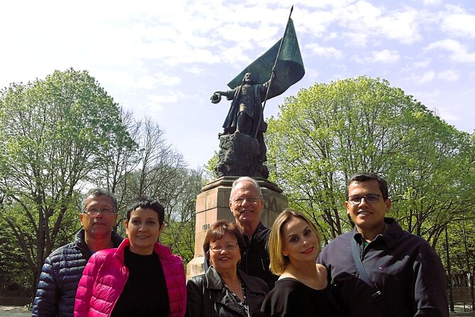 Private half-day tour of typical Lisbon neighborhoods - Starting Point and Transport Logistics in Lisbon