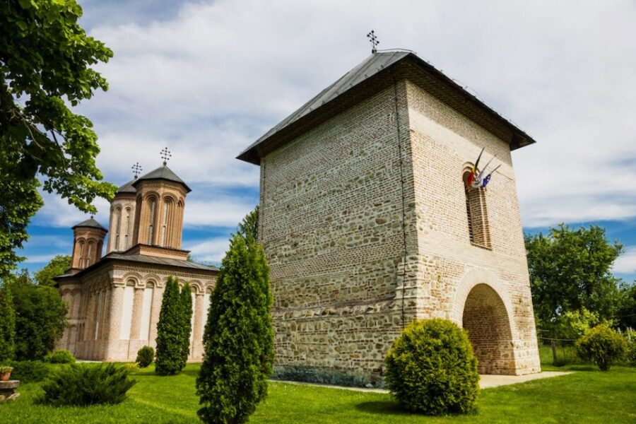 Private Half Day Trip to Snagov Monastery & Mogosoaia - From Bucharest to Snagov Monastery and Mogosoaia Palace