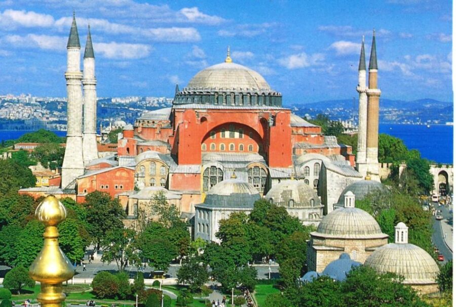 Private Historic Istanbul Half-Day Sightseeing Tour - Experiencing the Blue Mosque’s Architectural Beauty