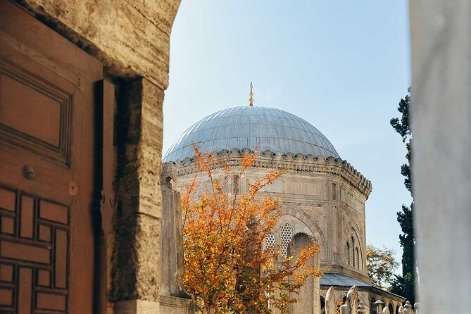 PRIVATE ISTANBUL FOOD TOUR & Hidden Pearls of the old city - Visiting the Undiscovered Rustem Pasha Mosque