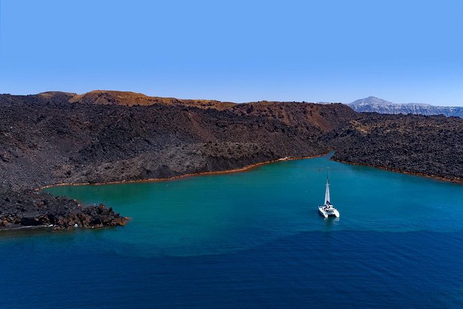 Private Luxury Caldera Cruise with a rich BBQ meal and Open Bar! - From the Old Town to the Caldera’s Hot Springs