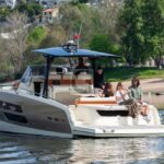 Private Luxury Yacht Tour in Lisbon with Local Guide - The Invictus GT370: A Perfect Blend of Style and Comfort