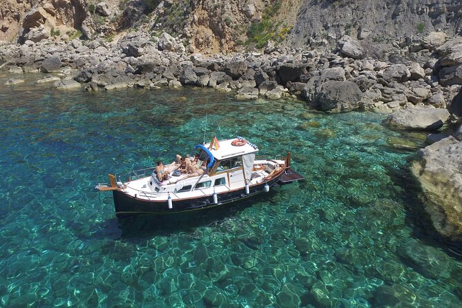Private Mediterranean classic boat with Paddle boards+Snorkelling - The Water Safety and Equipment
