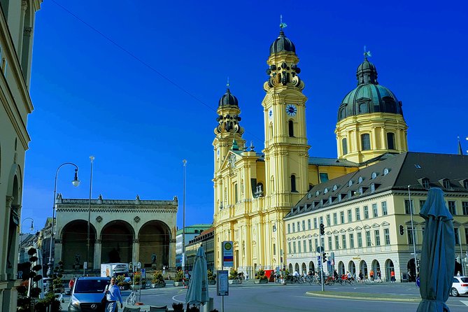 Private Munich ALL-IN-ONE Tour: City - Lake District - Conc. Camp - Walking Through Munichs Old Town with an Expert Guide