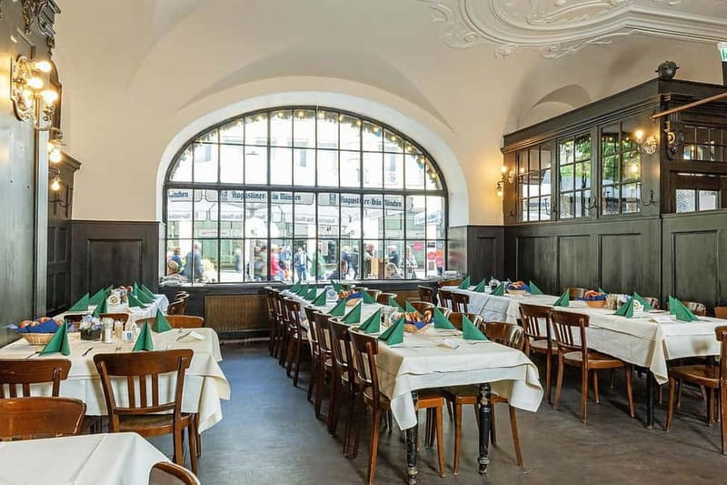 Private Munich Beer Hall-Hopping, 3-Course-Menu & Tasting - Starting Point at Fischbrunnen in Marienplatz