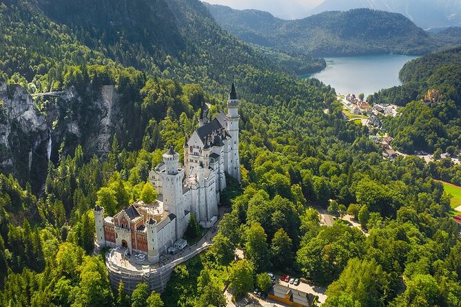 Private Neuschwanstein Tour, Skip The Line-Ticket & Bavarian Meal - Scenic Shuttle to Mary’s Bridge for Iconic Photos