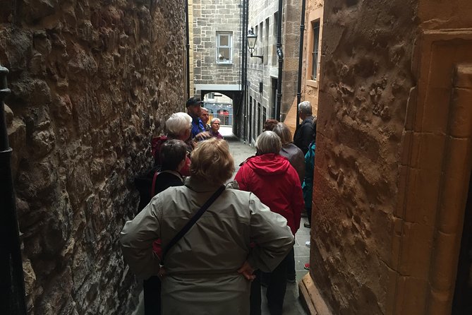 Private Old Edinburgh Tour - Walk in the footsteps of Royals and Rogues! - Starting Point at Greyfriars Kirkyard