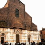 Private or semi-private tour of the historic center of Bologna - Exploring Bologna’s Piazza Maggiore