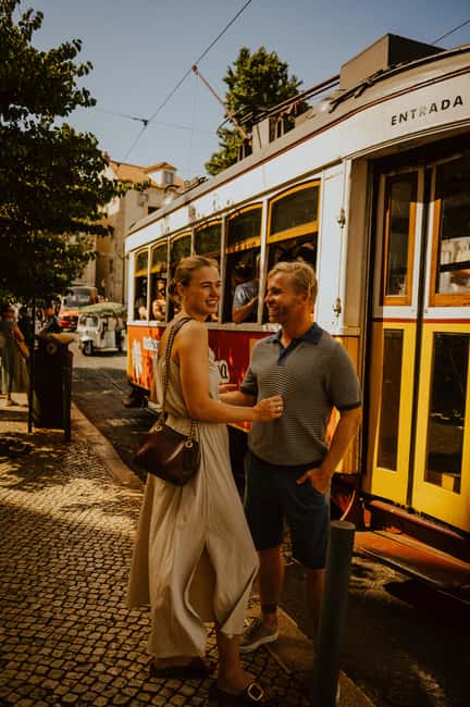 Private Photoshoot in Lisbon With A Local - Exploring Alfama’s Historic Streets for Unique Photo Opportunities