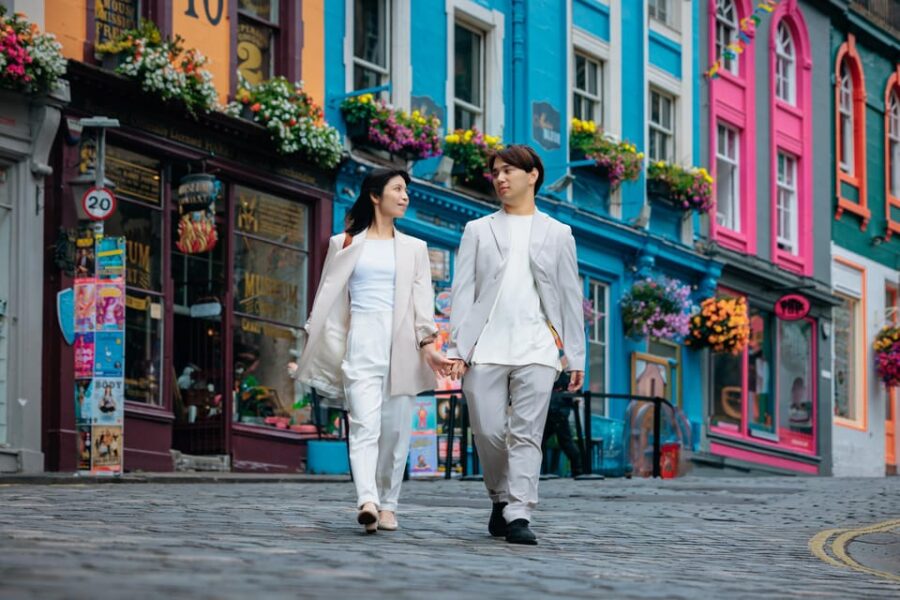Private Photoshoot with Views of Famous Edinburgh Castle - Exploring Victoria Street in Style