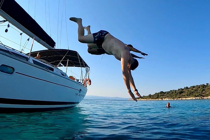 Private Sailing Cruise in Halkidiki, Greece - The Boat: A 40ft Sailboat with Comfort and Style