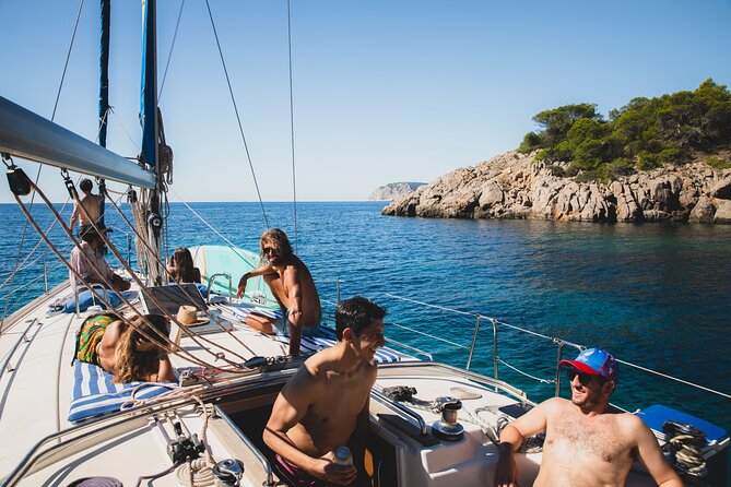 Private sailing experience discovering Ibiza or Formentera - Authentic Sailing with Hoisted Sails in Ideal Conditions