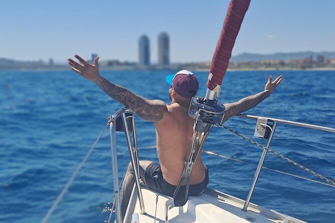 Private Sailing experience with open bar and snacks - Key Points