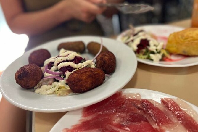 Private Seville Flamenco & Tapas Experience - Exploring Seville’s Santa Cruz District