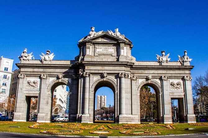 Private Shuttle Transfer from City Centre to Airport - Booking Tips and Best Time to Reserve