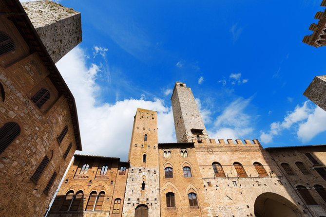 Private Siena to Florence Chianti and San Gimignano Transfer Tour - Exploring Monteriggioni: A Medieval Fortress