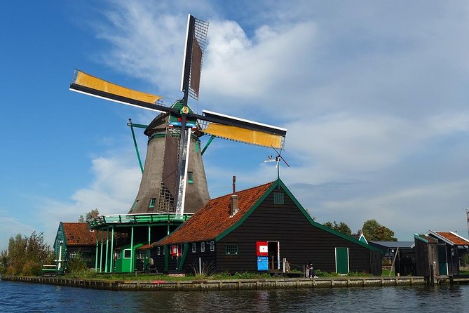 Private Sightseeing to Windmills, Volendam, Marken from Amsterdam - Exploring Zaanse Schans: Windmills and Clogs