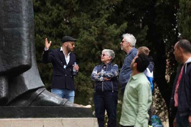 Private Split History Tour with Local Wine & Food Tasting - Discovering the Golden Gate and Gregory of Nin Statue