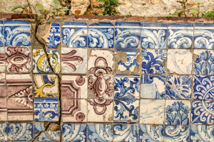 Private Street Art Tour in Lisbon - Discover the Neighborhoods Rich in Murals and Graffiti