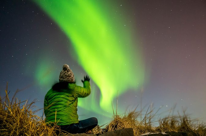 Private Super Jeep Northern lights hunt from Reykjavik - Guides and Storytelling