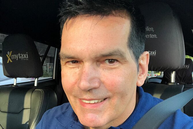 Private Taxi Tour of City East History and Architecture 2-3h - Personalized Experience in a Luxury SUV with a Local Guide