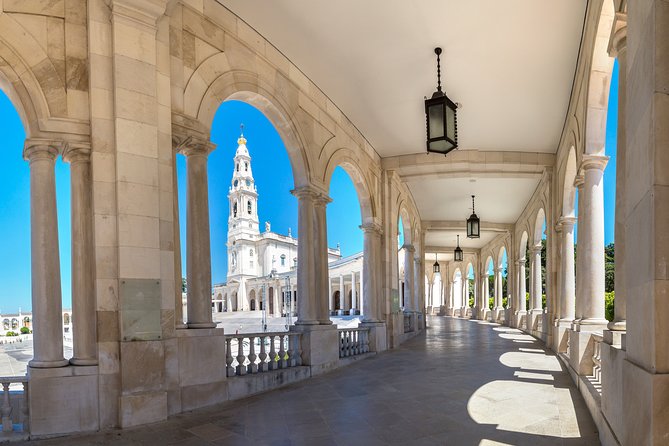 Private Tour Fátima, Batalha, Nazaré E Óbidos - Exploring the Chapel of the Apparitions