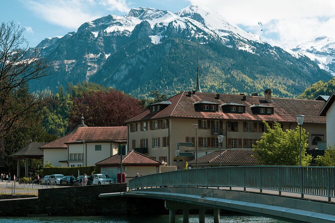 Private tour from Zurich to Interlaken and Lauterbrunnen Valley - Lauterbrunnen Valley: Waterfalls and Cliffside Beauty