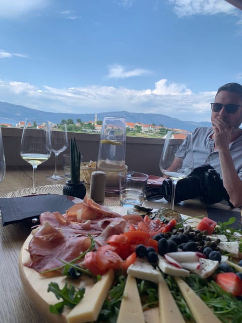 Private tour Gin, Honey and Wine, Discover Korcula - Departing from Korcula Town for an Authentic Taste of the Island