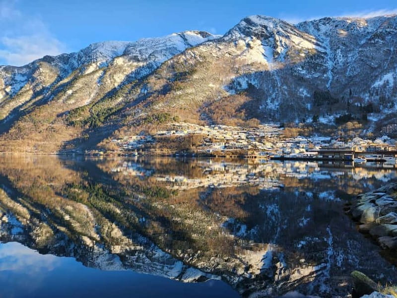 Private tour Hardangerfjord ferrycruise vøringsfossen hiking - Starting Point in Bergen and Full-Day Flexibility