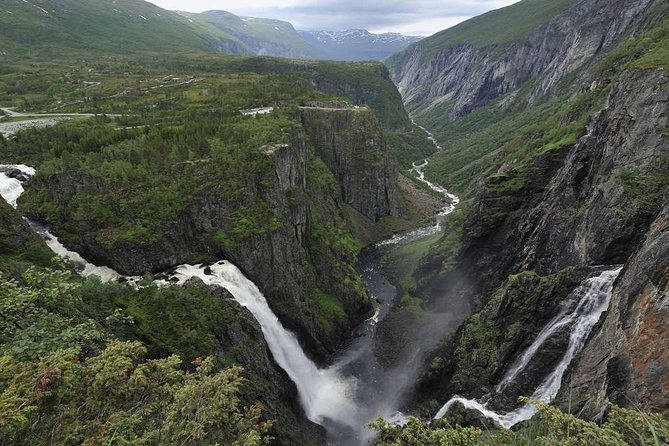 Private tour - Hardangerfjord, Voss Gondola & 4 Great Waterfalls - Visiting Fossen Bratte: A Powerful Single Drop Waterfall