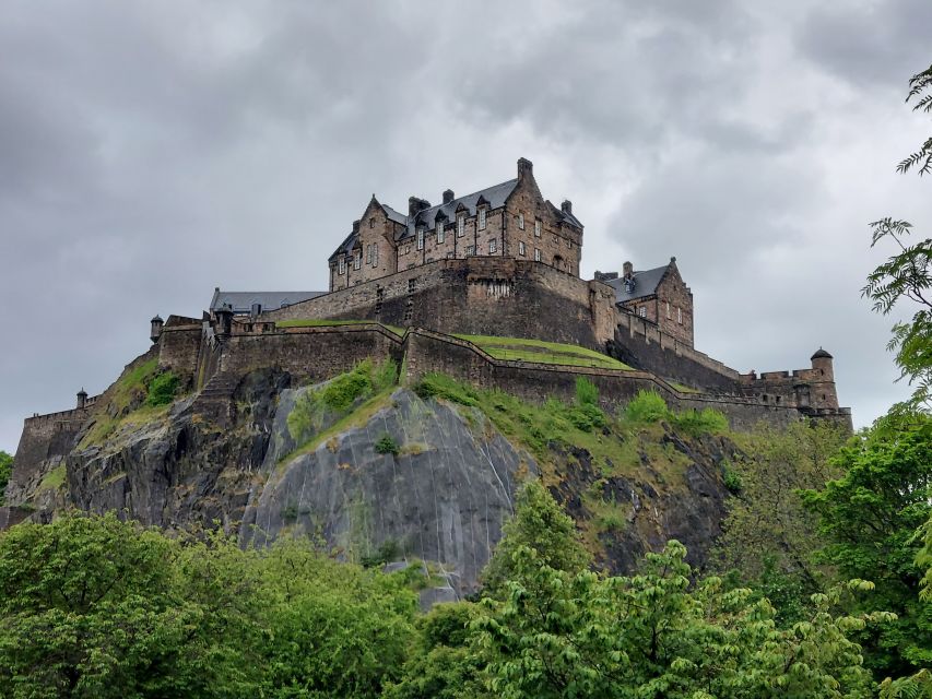 Private tour: History and Mystery in Edinburgh's Old Town - Discovering Edinburgh’s Old Town from Holyrood Palace to Castle Hill