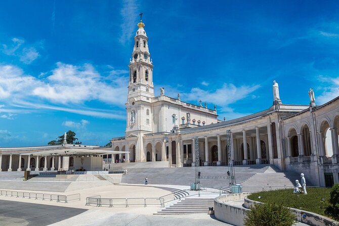 Private Tour in Fátima, Nazaré and Óbidos from Lisbon - Exploring the Childhood Homes of the Fatima Seers