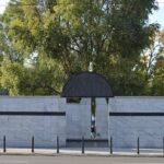 Private tour: Jewish heritage in Warsaw - Visiting the Ghetto Heroes Monument: The Heart of the Uprising