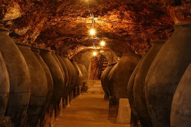 Private Tour & Lunch Of Underground Winery & Countryside Estate - Discovering the Boutique Peral Winery in Colmenar de Oreja