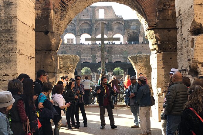 Private Tour of Colosseum, Forum, Palatine Hill and arena floor - Meeting Point at the Arch of Constantine