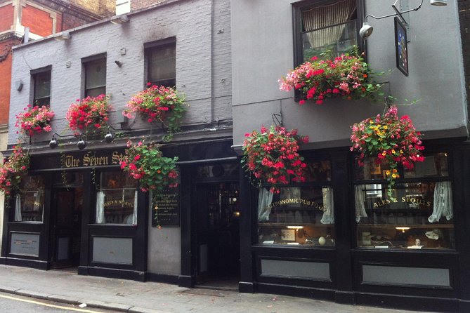 Private Tour of London's Historic Pubs - Insider Knowledge from a Charismatic Beer Expert